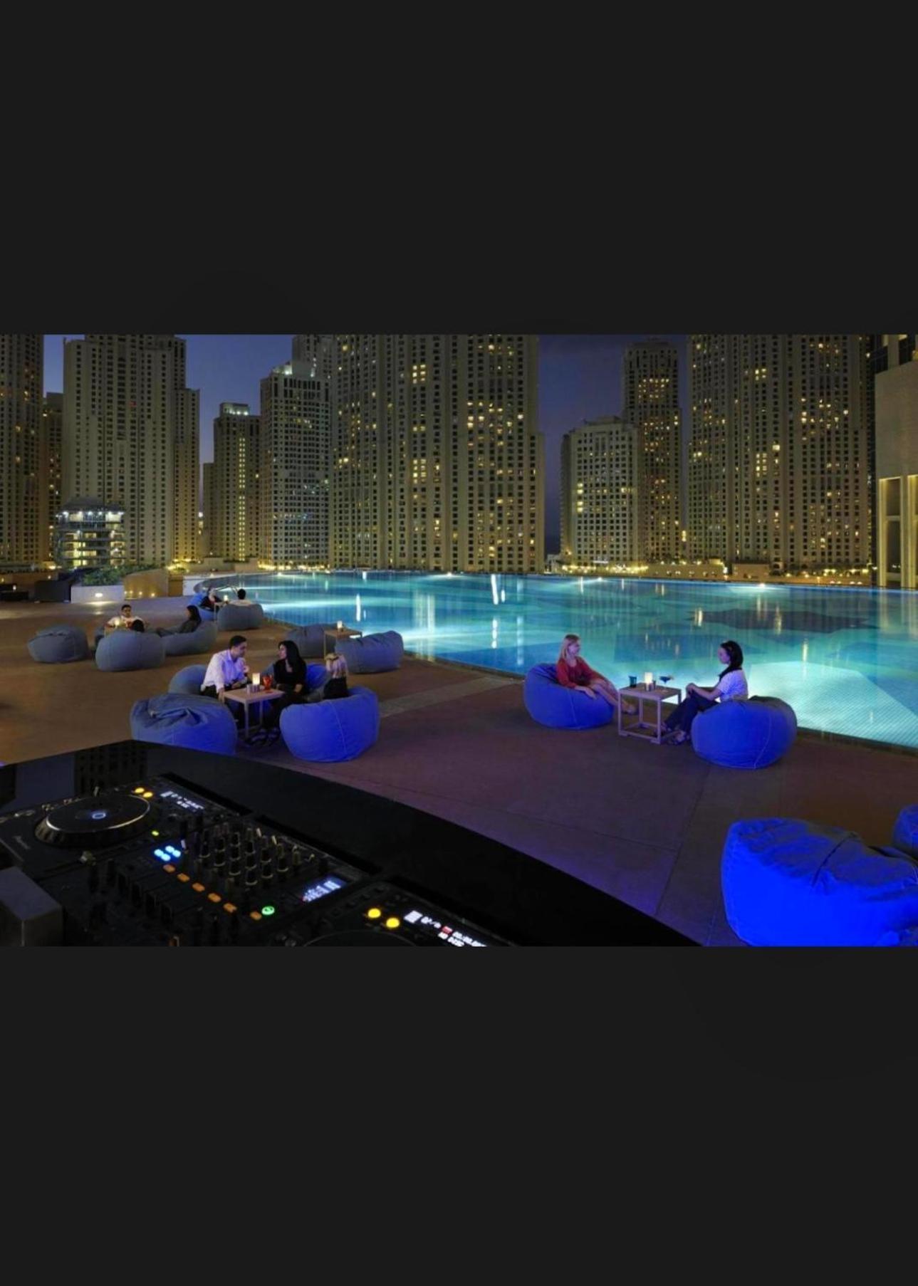 Address Marina Mall Suites - Full Marina Views, Balcony, Kitchen & Parking شقة
