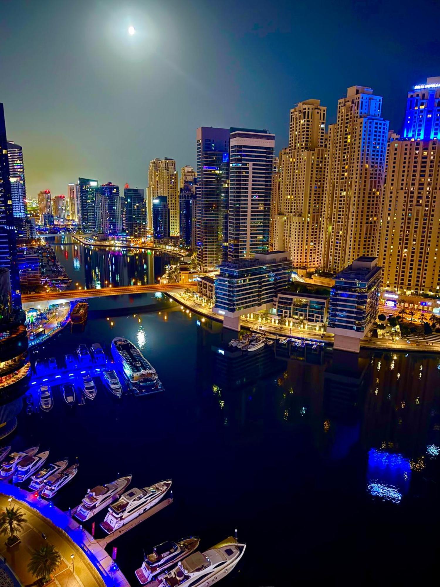 Address Marina Mall - Full Marina Views, Balcony, Kitchen & Parking Dubaï
